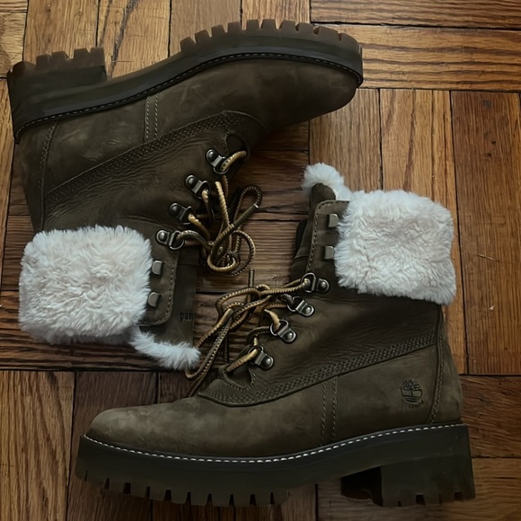 Timberland Shoes - Timberland olive boots with faux fur size: 6.5 no box